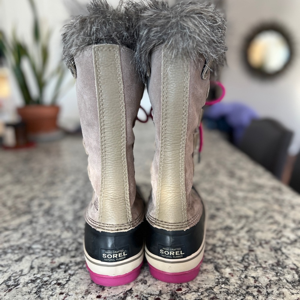 Sorel Joan of Arctic Pink Soled Boots - Picture 6 of 7